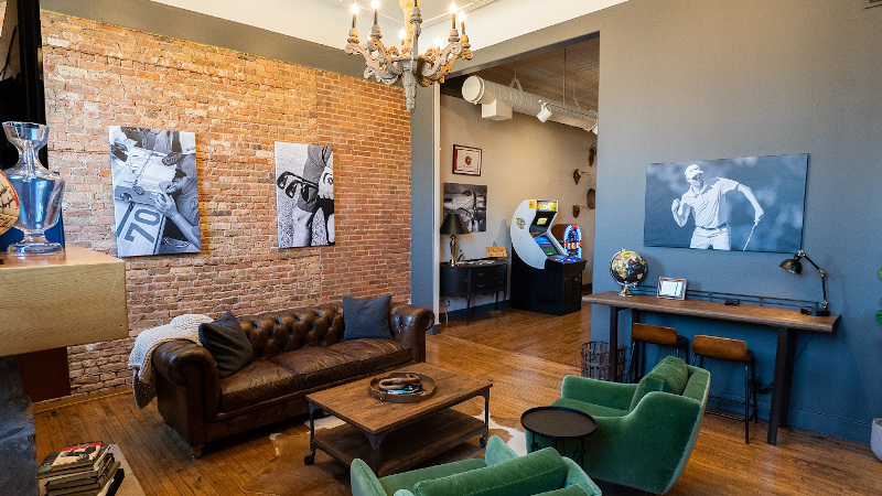 Tasteful Decor and Ambience